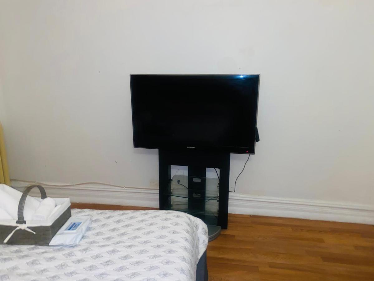 Cozy Comfort In Brooklyn Ню Йорк Екстериор снимка